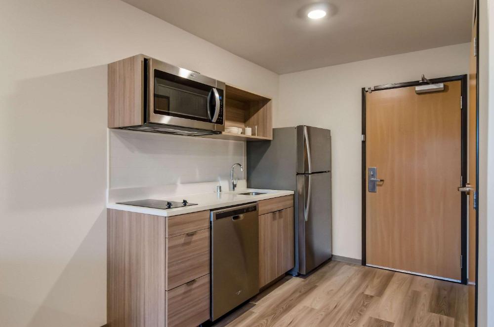 King Room with tub - Accessible/Non-Smoking interior